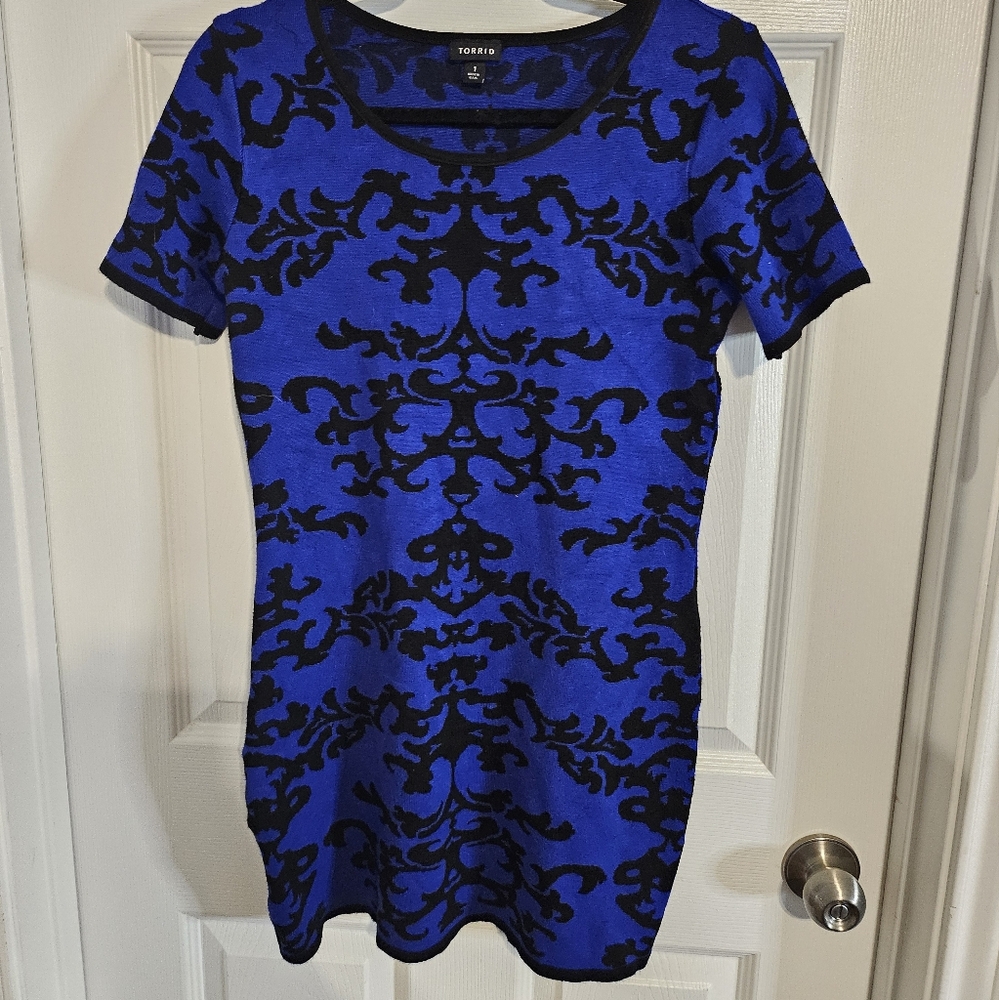Torrid size 1 women's plus size bodycon mini sweater dress